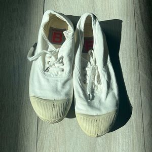 Pair of unisex laced canvas Bensimon sneakers size 33